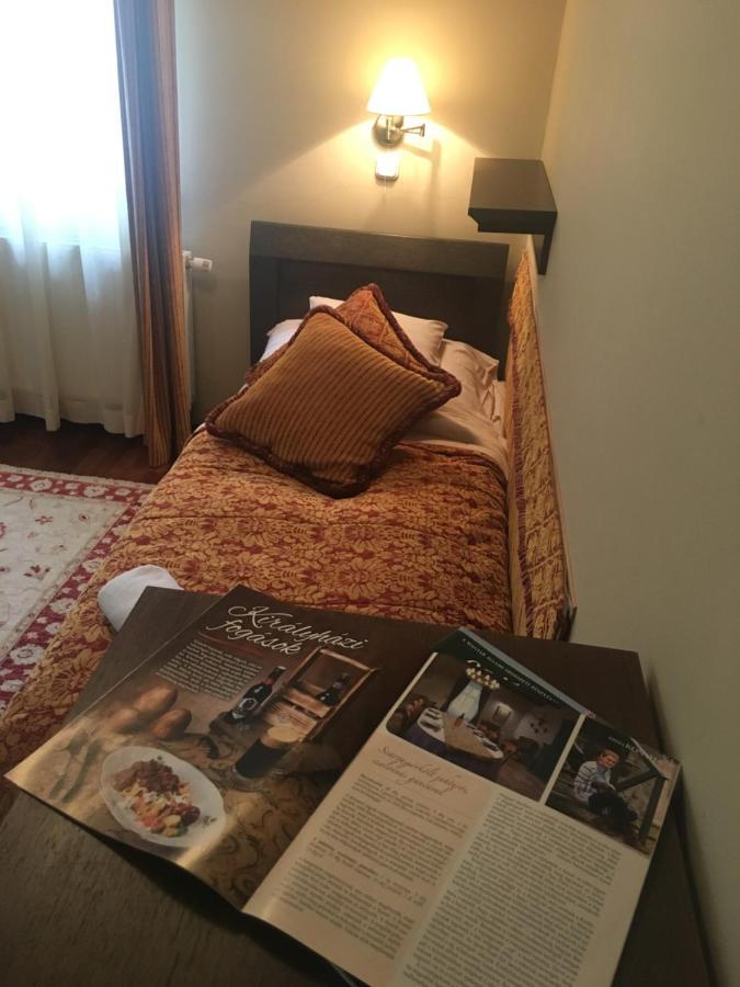 Haz Az Erdo Szelen Hotell Bánk Eksteriør bilde